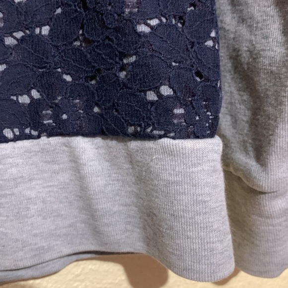 J. Crew Sweatshirt S Gray Cream Navy Blue Lace Detail Pull Over Stretchy Cotton - Picture 5 of 12
